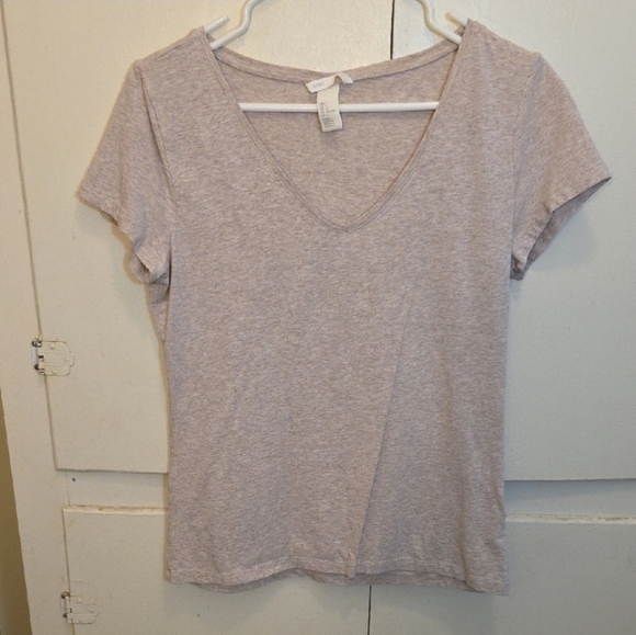 Basic Editions V-Neck Tee (Size Large) - Picture 2 of 2